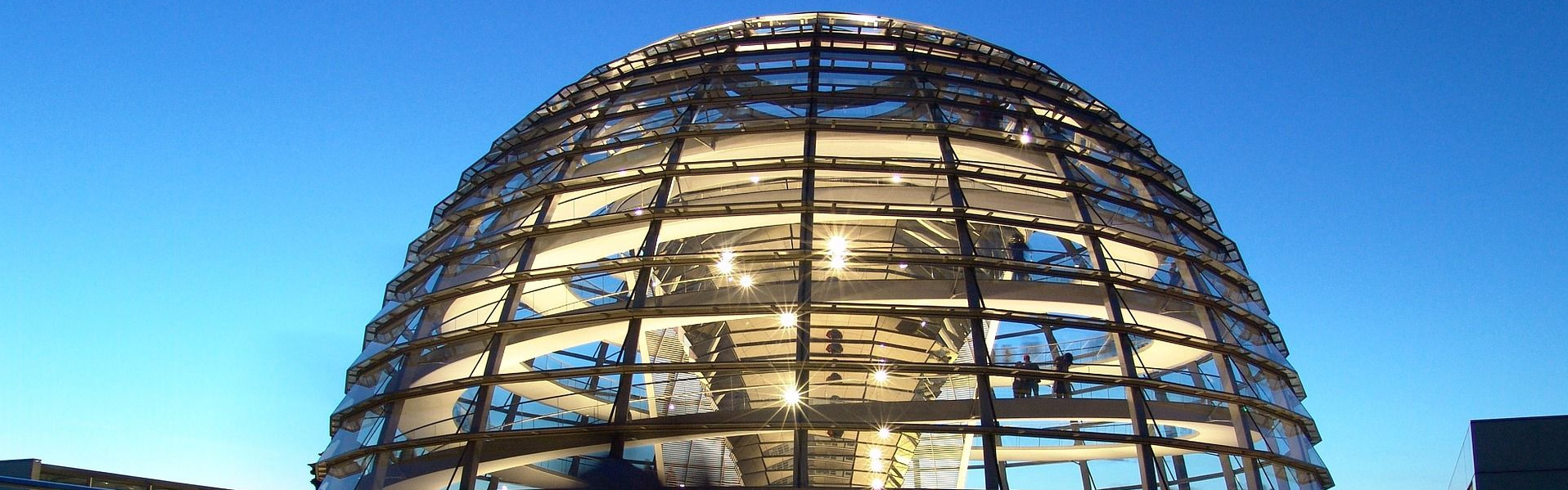 Die Kuppel des Reichstagsgebäudes in Berlin.